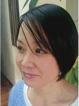 ヘアサロン スリーク(Hair Salon Sleek) ブルーアイメイク×ショートボブ