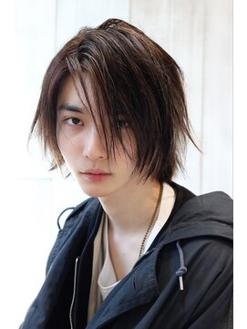 ネイビー(NAVY) 立体感カラー ハイライト ポイントブリーチ 雰囲気ミディアム