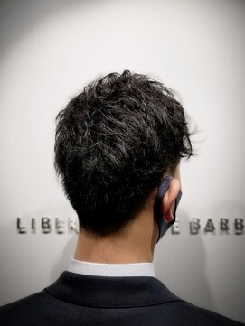 リバティシェアバーバー 銀座(LIBERTY SHARE BARBER) 【くせ髪活かし】セクシーツーブロックスタイル