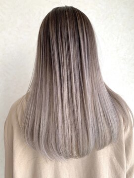 リード バイ ラグーン(LEAD by LAGOON) インナーカラーミルクティーベージュシルバーイヤリングカラー