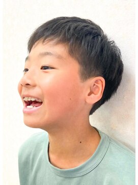 黄ぐまくん美容室 キッズ　ツーブロック