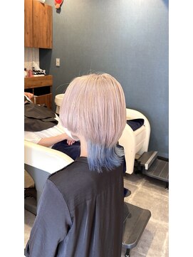 エンカウントバイマハロ 千葉(encount by mahalo) ホワイト×ブルー