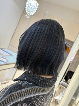 ケア バイ ノッシュ 天神大名(CARE by NOSH) 【Nosh】切りっぱなしボブ×ブルーブラック×アンブレラカラー