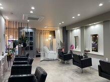 アムール(Amour)の雰囲気（ゆったりと時間が流れる大人の隠れ家のような店内。[白髪ぼかし]）