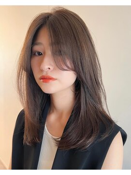 ルル 表参道(lulu.) 小顔 暗めカラー グレージュ レイヤーカット