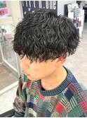 スペインカールスパイキーショートブルーブラックフェザーパーマ