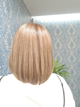 透明感ミルクティベージュ×髪質改善カラー