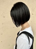 ピケ(pique)&nbsp;ボブスタイル/暗髪/切りっぱなし/クラシカルボブ/20代/30代/40代