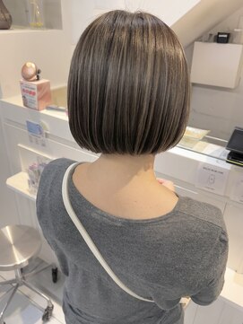 ネオリーブカフ 鶴ヶ峰店(Neolive caff) 大人デザインカラー　シークレットハイライト　ミニボブ