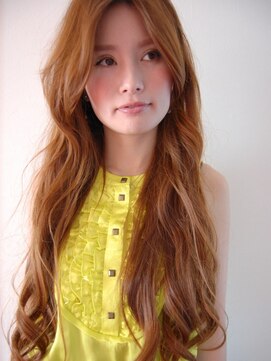 アムール(Amour) 大人の艶をまとったジューシーロングカール