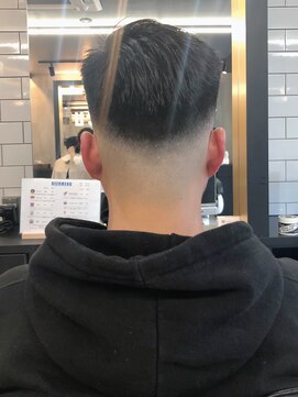 フランクスバーバーリザーブ 人形町店(FRANK’S BARBER RESERVE) フェードバーバースタイル