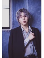 コア 新宿(CORE)&nbsp;ホワイトシルバーカラー／パーマ風セット