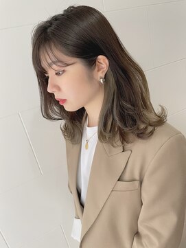 パトゥ 烏丸(patou) 透明感×ベージュ