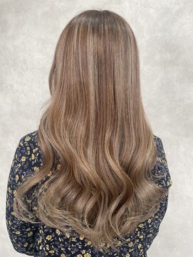 ルノン シェリー(LUNON cheliy) イメチェンヘアスタイルホワイトブロンド外ハネボブ美髪のススメ