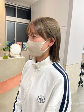 ジーナ 吉祥寺(Zina) 【山崎あゆみ】ボブ　オリーブベージュ