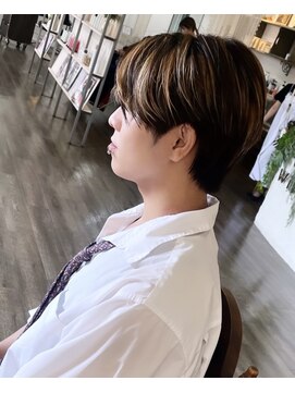 ココロヘアー ウィル 半田山店(Cocolo hair Will) シルエットカット×ハイライトカラー