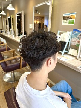 ヘアーメイクロージー 八軒店 (HAIR MAKE ROSY) ツーブロマッシュフェードカットU24ツイスパフェザーパーマ