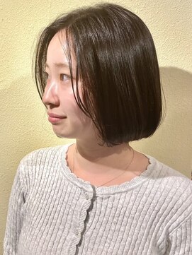 前髪なしボブ切りっぱなしボブ顔周りレイヤーオリーブブラウン
