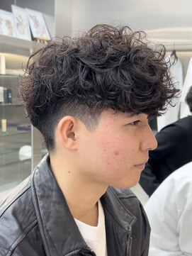 フィフスパーク(fifth PARK) 渋谷スペインカールラルフカール刈り上げ高めツーブロックメンズ