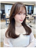 ナチュラルストレートで大人可愛いOLスタイル/モカブラウン