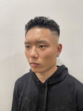 メンズアンダーバーホワイト 南海難波店(Men's _WHITE) スキンフェード×ラインカット×パーマ