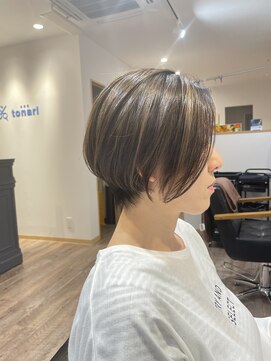 トナリ(tonari) ショートスタイル