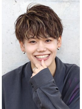 ネクストフォーヘアー(NEXT for hair) ハイライト マッシュ 刈り上げ ツーブロック