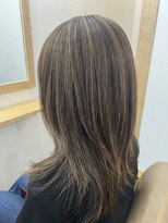 デイトゥデイトゥルーカラーズ(DAY TO DAY true colors)&nbsp;【レイヤーカット】コントラストハイライト×グロスカラー