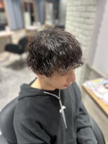 リーオオサカ(Lee Osaka) 波巻きパーマメンズスタイル