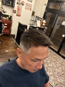 ブロートーキョーバーバーショップ 神田店(Bro Tokyo BARBERSHOP) フェザーアップ