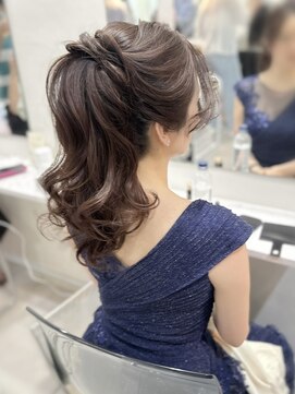 アメリ(AMELIE) 綺麗めなポニーテール