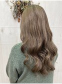 透明感シルキーベージュ赤み消しカラー×ゆるふわウェーブ