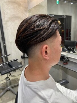 エフエム 明大前(FM) バーバー ツーブロック/刈り上げ/ツイスパ/ビジネス/かきあげ