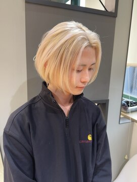 ジルバイジゼル(JILL by GiseL) 中世ウルフ/メンズウルフ/ハイトーン/ダブルカラー/ホワイト