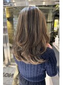 レイヤーカット　ロングレイヤー　ハイライト