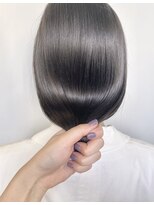 フウ(fuh)&nbsp;透明感グレー/透け感/ダブルカラー/ハイトーン/艶髪