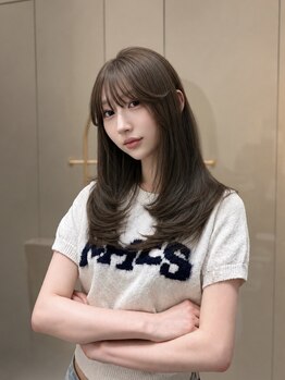 スリー(THREE)の写真/今どきレイヤーで印象を変える!丁寧なカウンセリングと高い髪質改善技術で、扱いやすさ◎小顔魅せが叶う◇