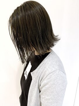 コルソ ケーツー 梅田 茶屋町(corso k-two) 《ダークグレー》パツンと大人ボブにハイライトカラー