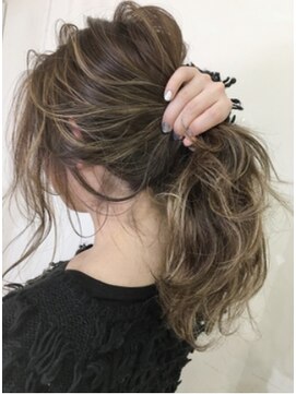 シエル 川越(CIEL) ハイライト×透明感カラーで簡単アレンジもとっても魅力的に♪