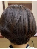 ベージュ系のスッキリボブ