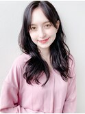 面長さんにも似合う長め前髪黒髪ロング