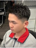 1030黒髪ツーブロック刈り上げ束間短髪ショートアップバング
