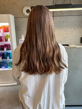 リンダテーラ(Linda tela) 【札幌 ダブルカラー/ブリーチ/ロングヘア/ベージュ】