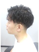 夜髪&nbsp;男らしさ満点！シルエットすっきりのツイストパーマ