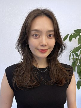 ビュートリアム 広尾(BEAUTRIUM) ロングヘア　大人ヘア　レイヤーカット　ひし形　くびれヘア