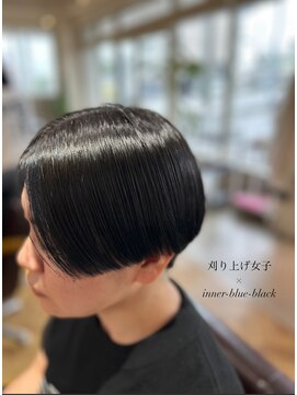 ロッソ 浦添店(Rosso) センター分け刈り上げ