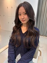 シダ(sida SAIIN)&nbsp;20代30代暗髪グレージュ小顔ロングレイヤー