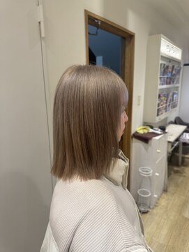 エイト新宿店(EIGHT shinjuku) ミルクティーベージュ