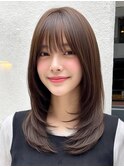 レイヤー ミディアムレイヤースタイル 似合わせカット 透明感