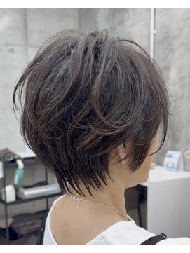 ルム 立川(Lum.) 立川 似合わせカットくびれショート パーマ風